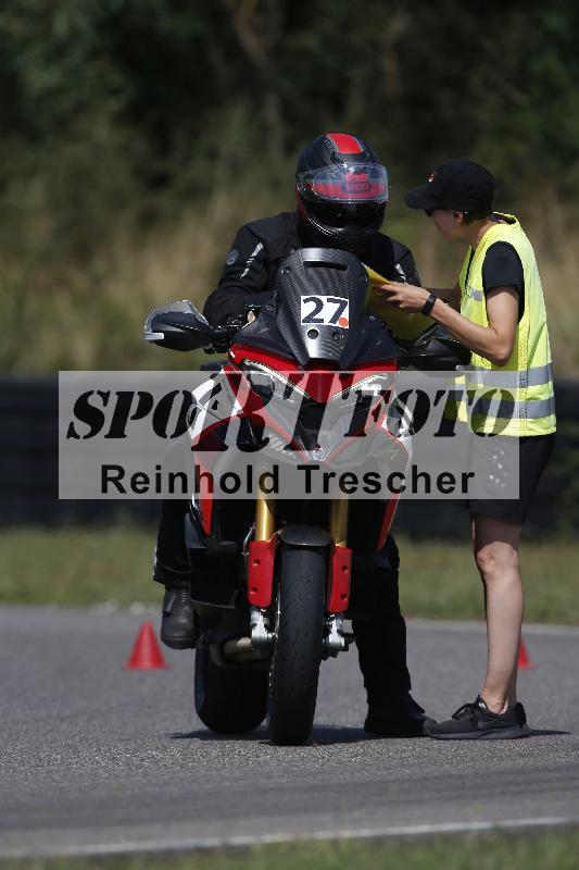 Archiv-2023/45 19.07.2023 Cornu Master School ADR/rouge-rot/27